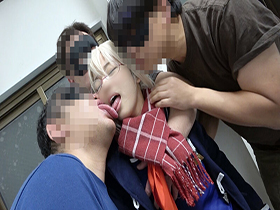 ガチ７P超乱交☆卒業直後18歳Ｓ級美少女レイヤー【未成熟パイパン無限連続SEX絶頂悶絶】老人肉棒挿入にも絶叫痙攣アクメ漬けで中出し濃厚ザーメン注がれる究極公衆ドМ便女転落2本立てＳＰ　サンプル画像02